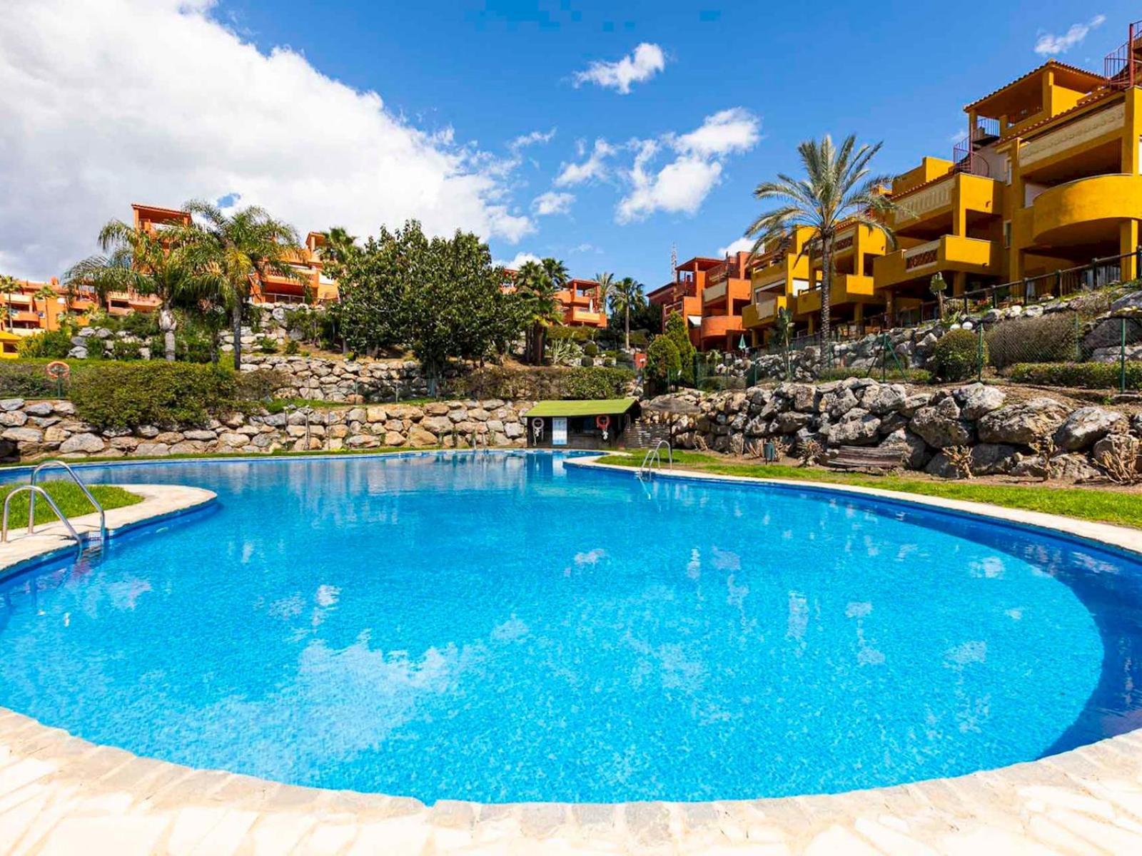 Apartment Comfortable With Pool In Pass The Keys *