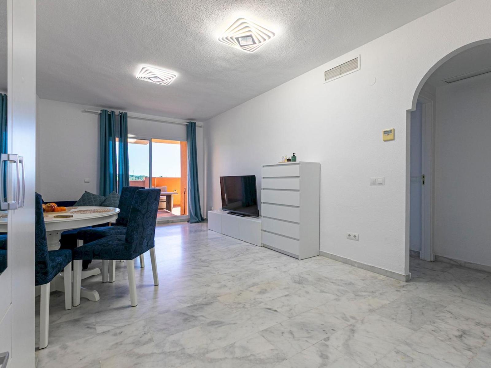 Apartment Comfortable With Pool In Pass The Keys Marbella